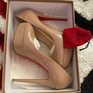 Nude Christian Louboutin Bianca pumps